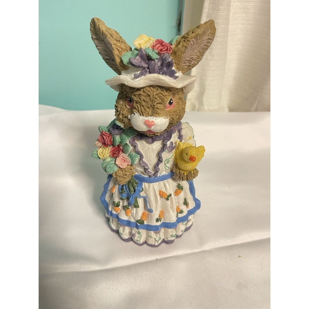 Resin‎ Easter Mama Bunny Rabbit with 1 Baby Chick Figurine Carrot dress and hat